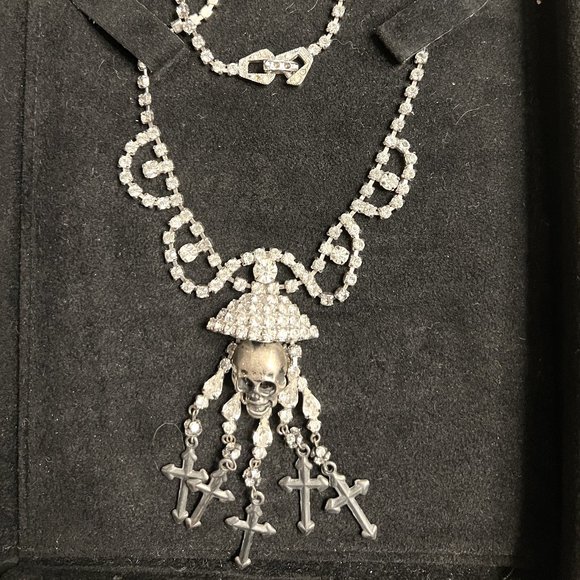 Maxfield skull necklace - Picture 1 of 3